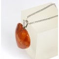 colier cu pandant chihlimbar scandinav. orange amber. argint 835 & sterling. Danemarca